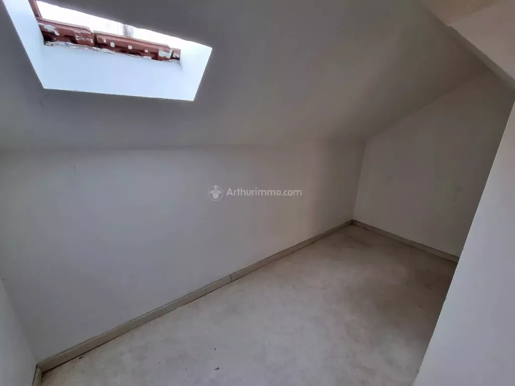 Toad - Townhouse with Renovation Potential in Neufchâteau