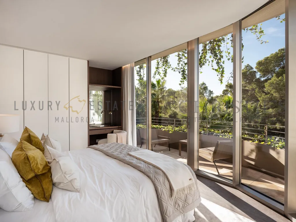 Bedrooms - Contemporary Villa with Sea Views in Bendinat