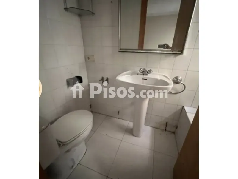 Salles de bain - House for Renovation with Potential in Alberite