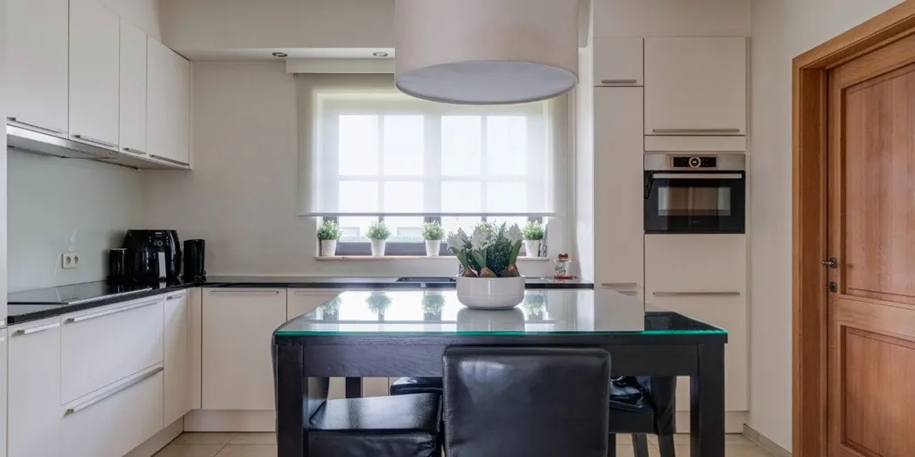 Köök - Renovated Villa with Panoramic View in Diepenbeek