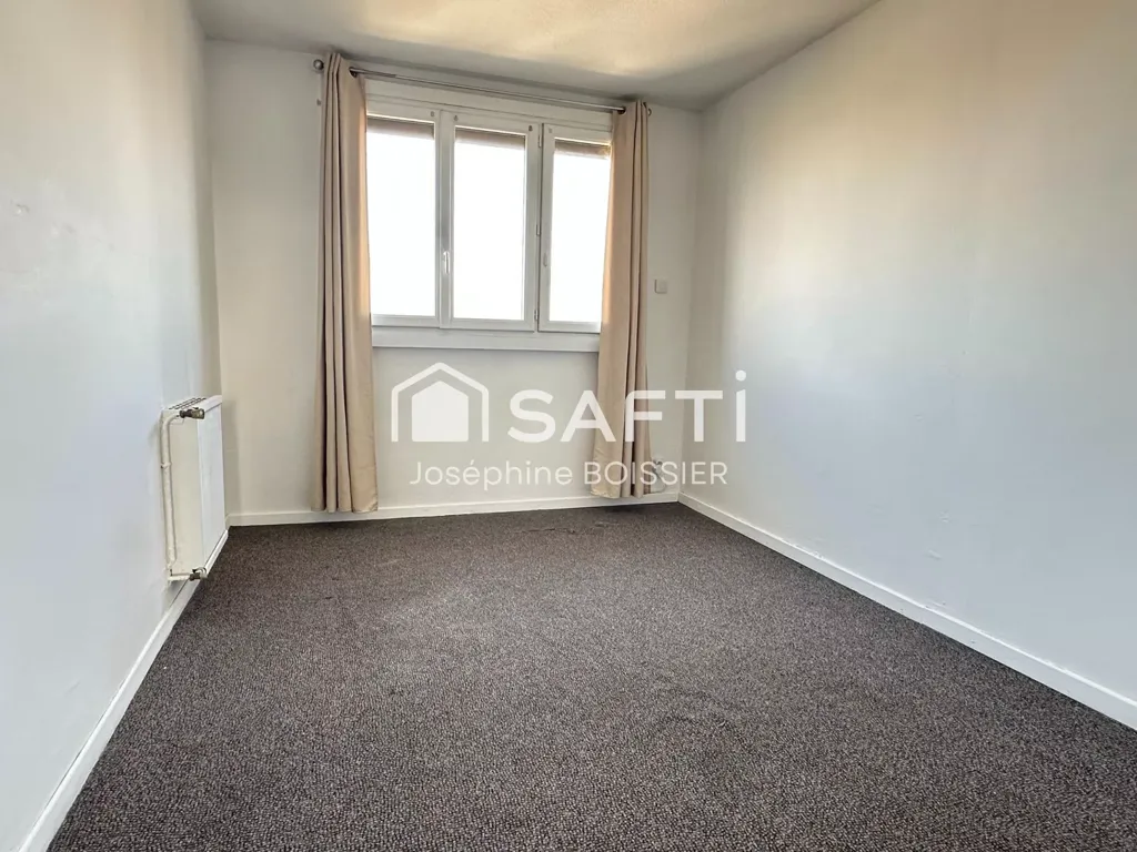Pièces - Appartement Traversant avec Balcon à Le Pontet