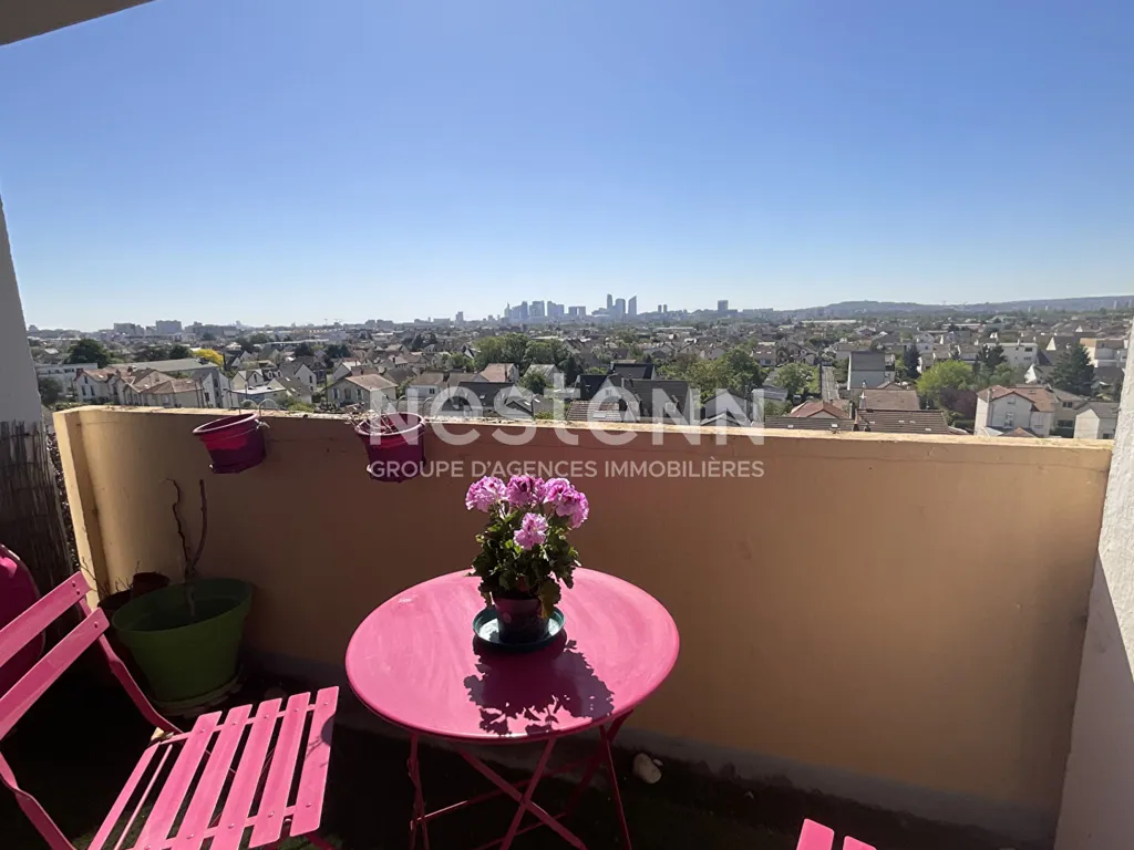 Balcone - Bright 3-Piece Apartment with Balcony in Houilles