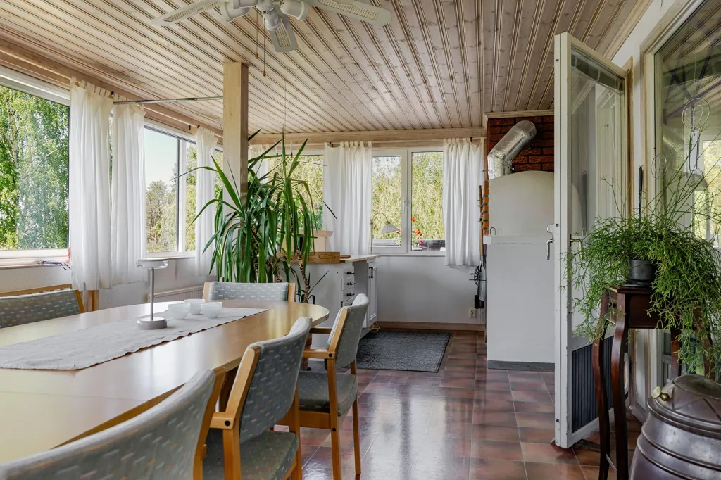 Söögituba - Suterräng Villa with Private Beach in Sandstrand