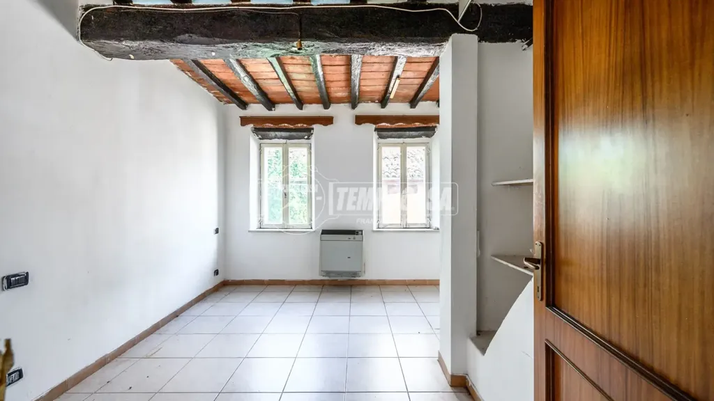 Rooms - Independent House for Renovation in Maranello