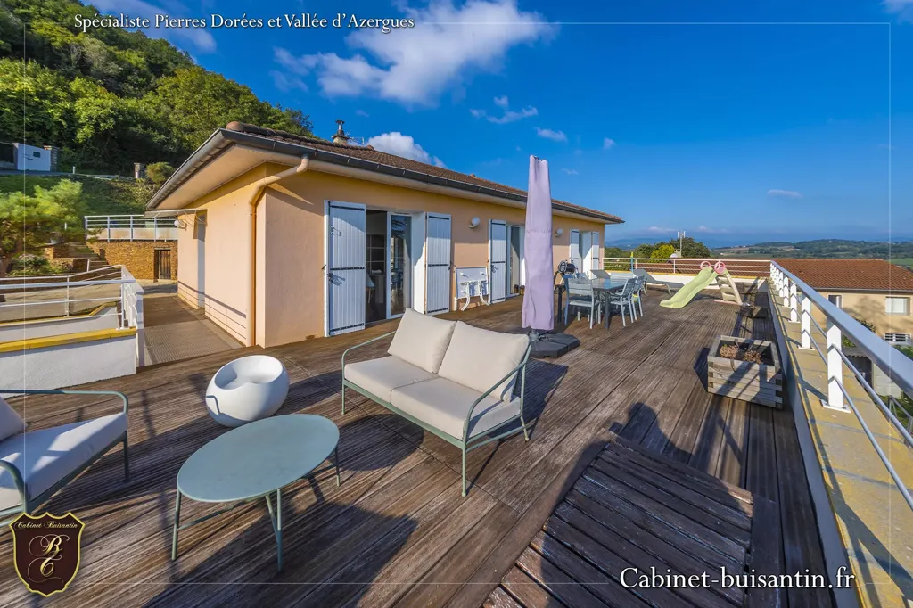 Terrass - Architectural Villa with 180° View in Chessy