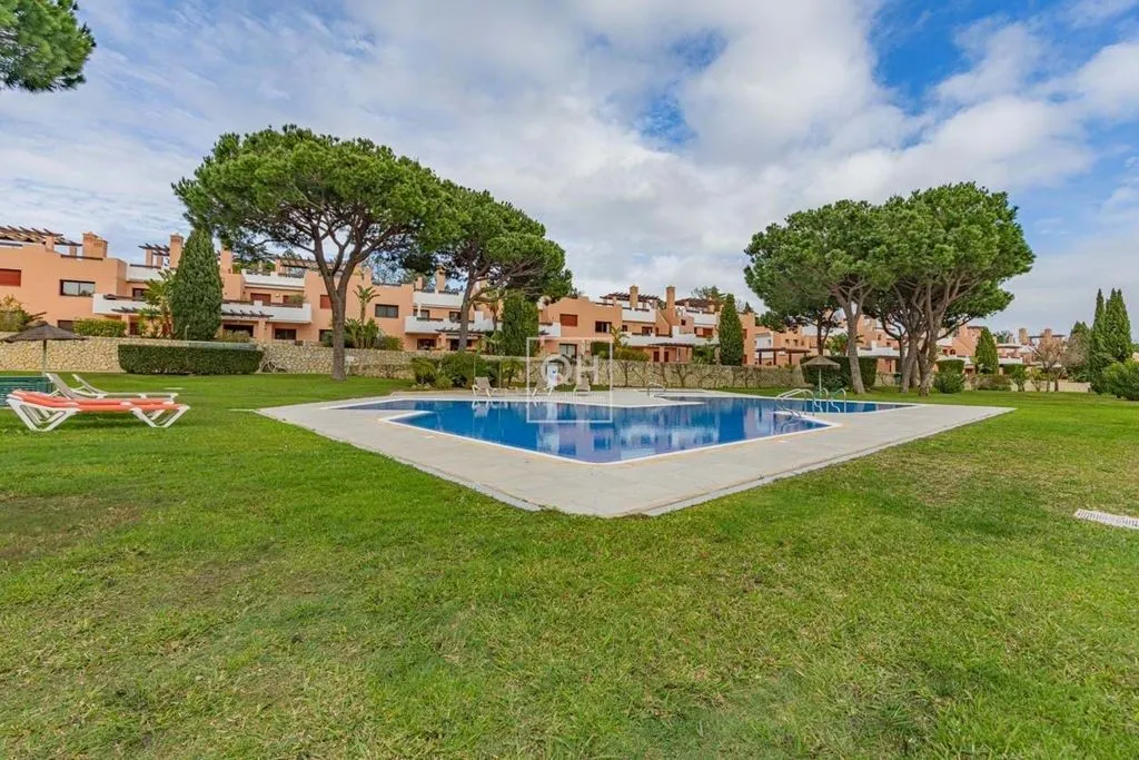 Bassein - Renovated Townhouse with Terrace in Vila Sol Golf Resort