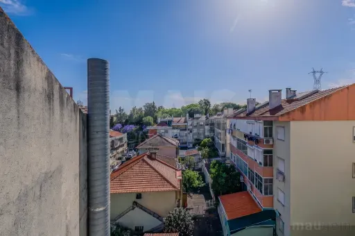 Rõdu - T2 Apartment with Varied Views in Odivelas