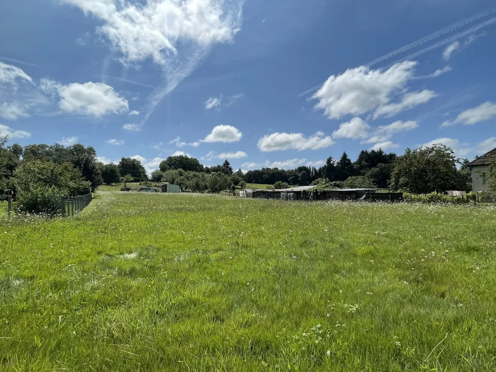Aed - Constructible Plot near Saint Yrieix la Perche