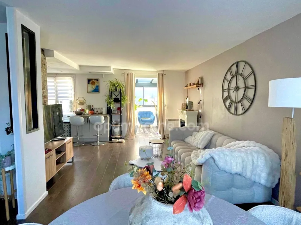 Living Room - Modern House with Garden in Le Plessis-Bouchard