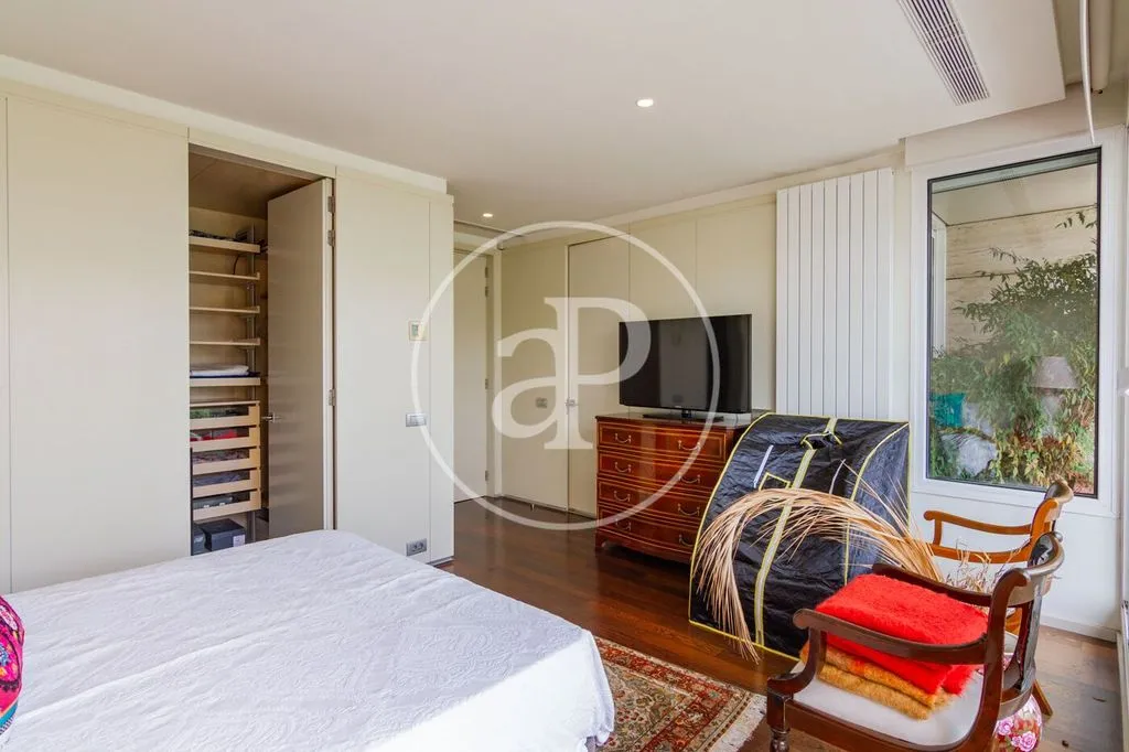 Magamistoad - Luxury Villa with Pool in Chamartin, Madrid