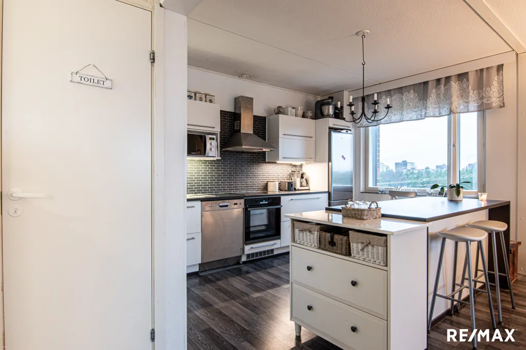 Cuisine - Renovated Flat with Glazed Balcony in Nättinummi