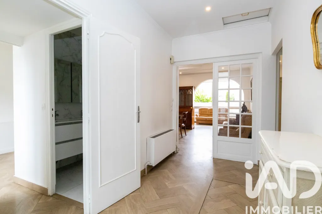 Esik - Character House with Garden in Alfortville