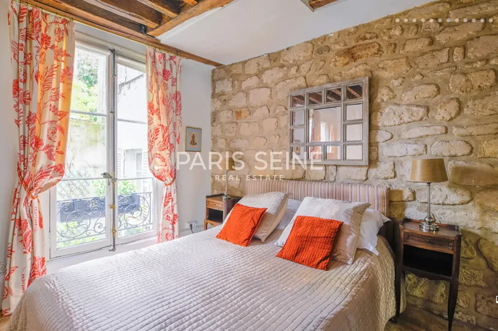 Chambres - Appartement Duplex avec Patio au Calme à Paris