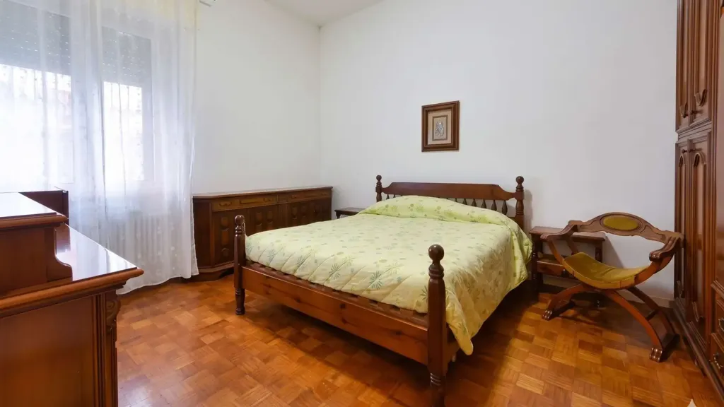Chambres - Quadrilocale with Two Outdoor Spaces in Como