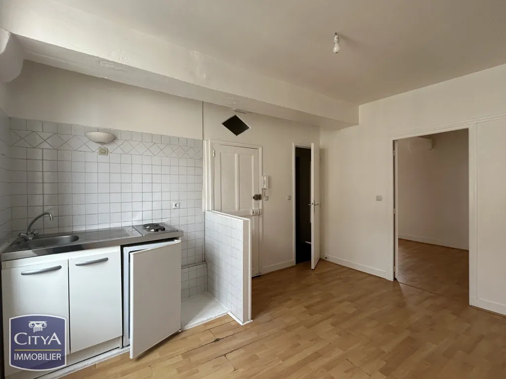 Köök - 1900s Flat with Courtyard View in Blois-Vienne