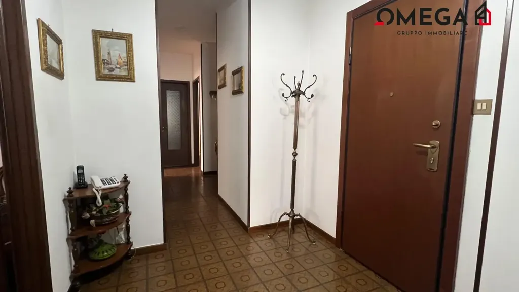 hallway_entrance