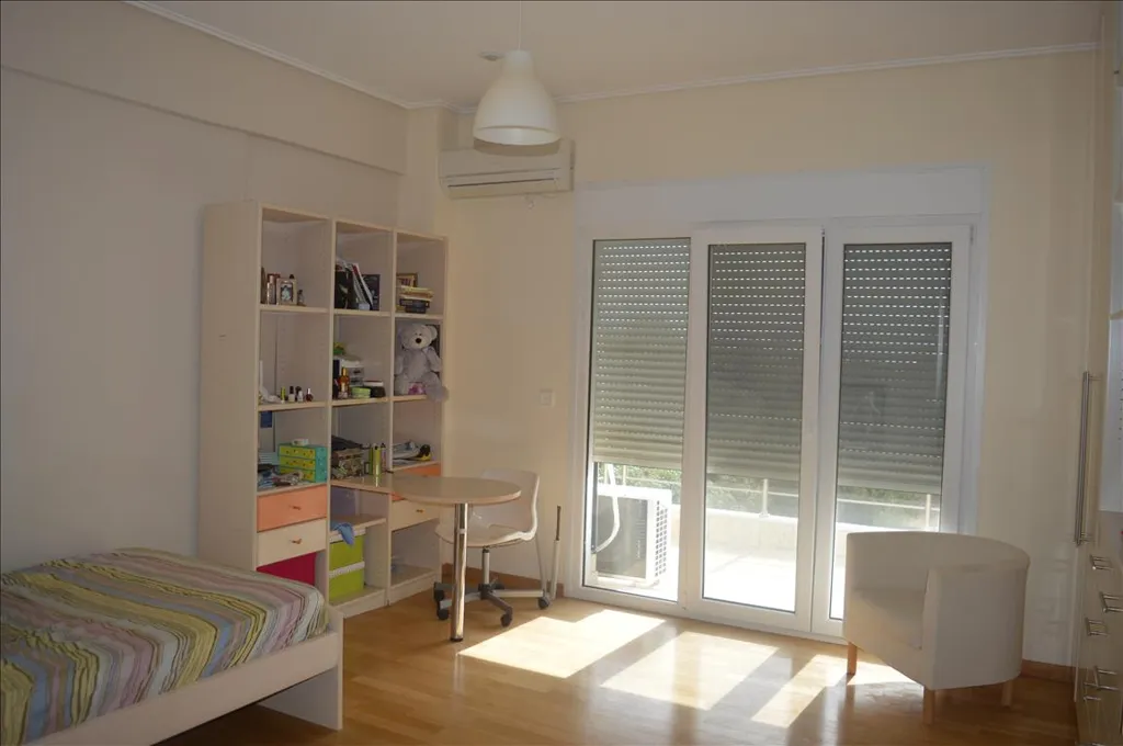 Appartement 6 pièces à Loutraki