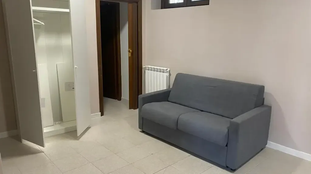 Elutuba - Monolocale with Open Plan in Gallarate