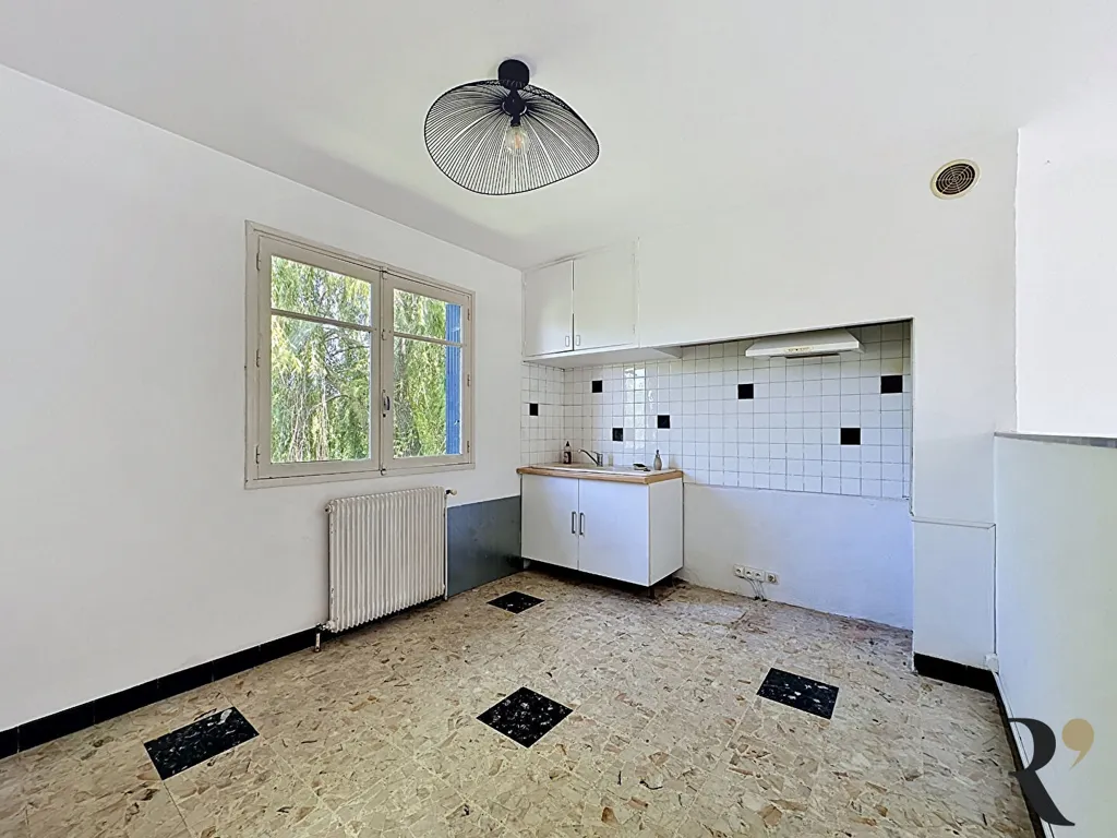 Köök - House with Garden and Pool Potential in Drémil-Lafage