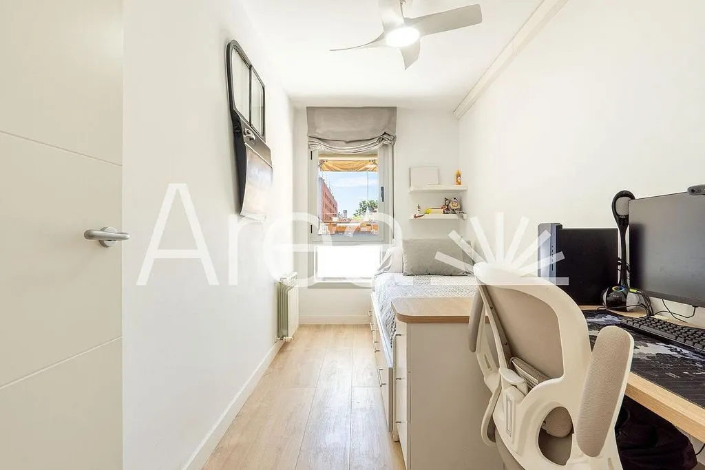 Apartment with Terrace in Parc Central, Mataró