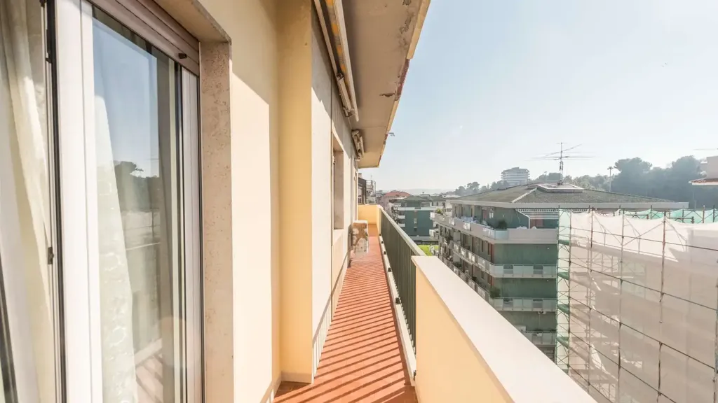 balcony