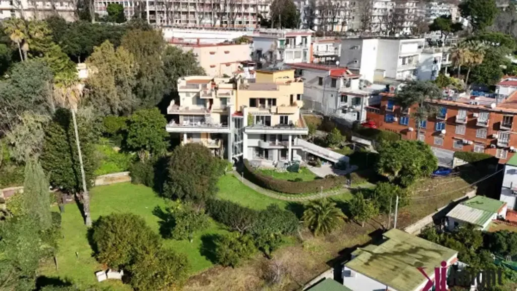 Vue aérienne - Semi-Panoramic Apartment with Garden in Posillipo