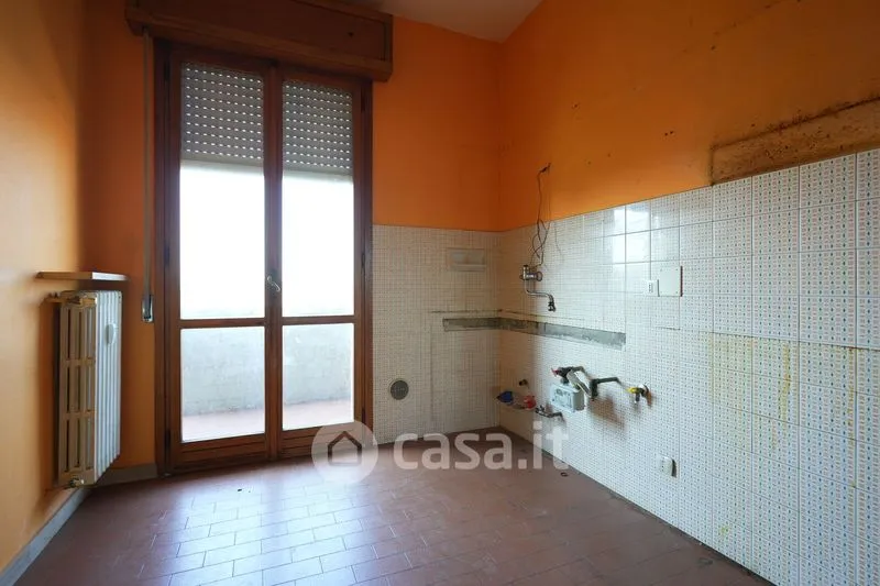 Vannitoad - Apartment to Renovate with Balcony in Modena