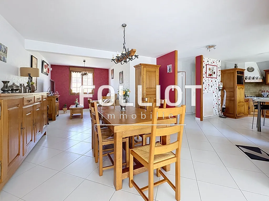 Salle à manger - Maison avec Vue Panoramique à Domjean