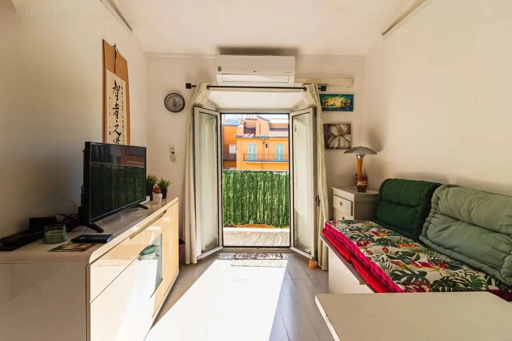 Chambres - Studio avec Mezzanine près du Port de Nice