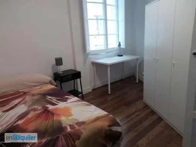 Magamistoad - Furnished Flat with Balcony in Gros