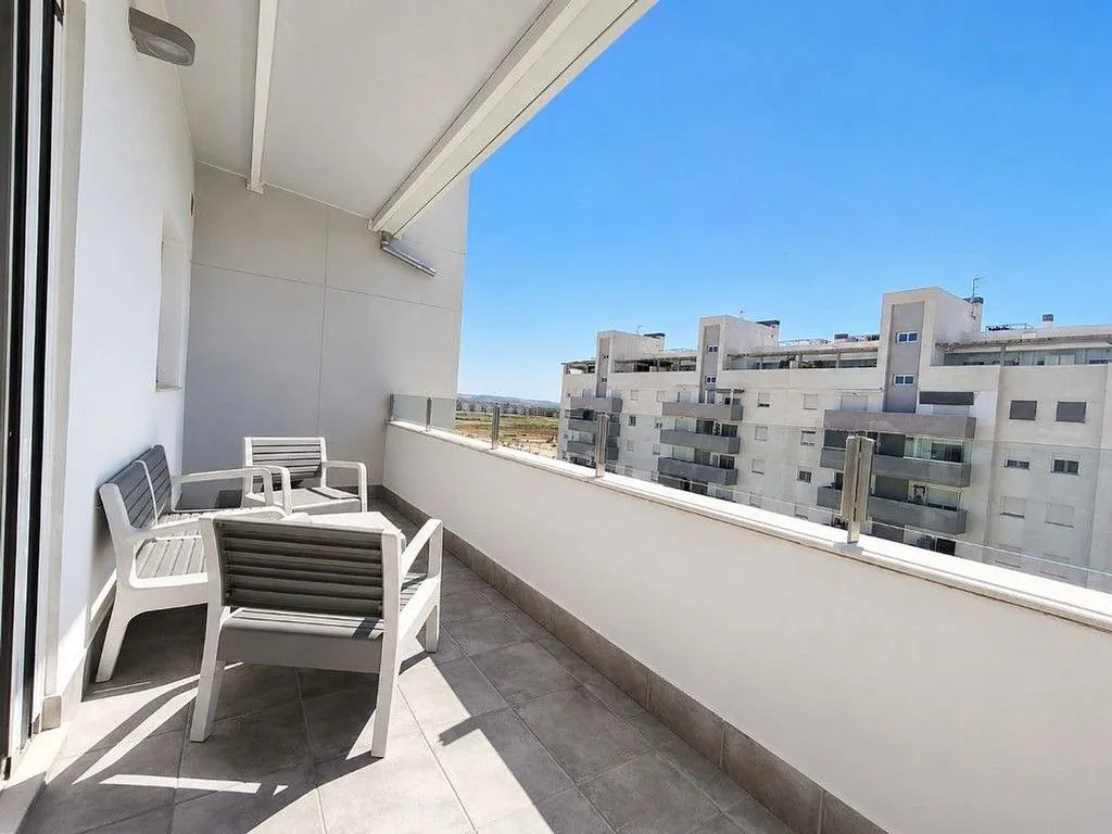 Balcon - Semi-New Apartment with Pool in Poniente-Norte