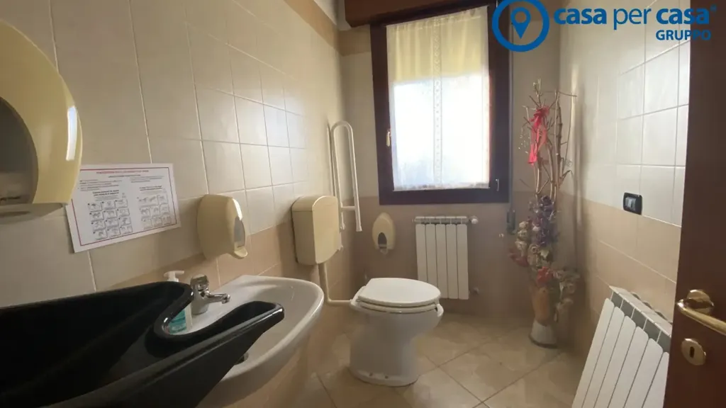 Baños - Detached Villa with Garden in Crespino