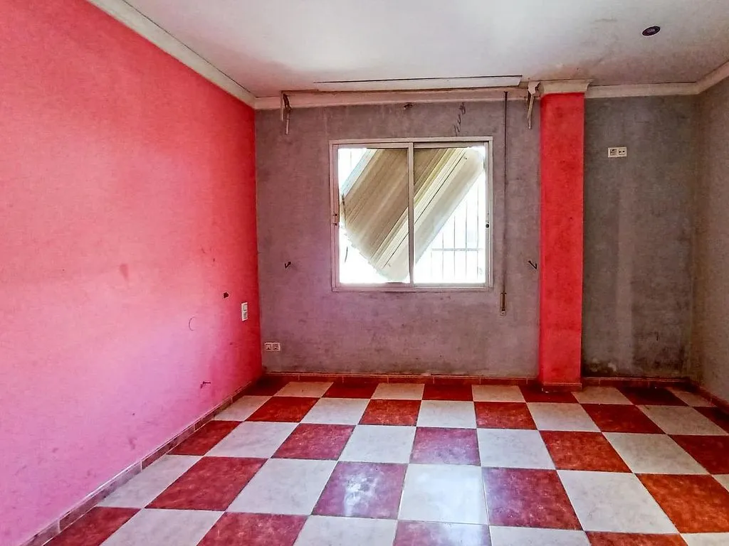 Toad - Ground Floor Flat for Renovation in Almoines