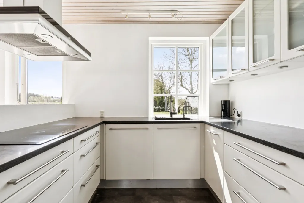 Kitchen - Farmhouse with Equestrian Facilities in Haarby