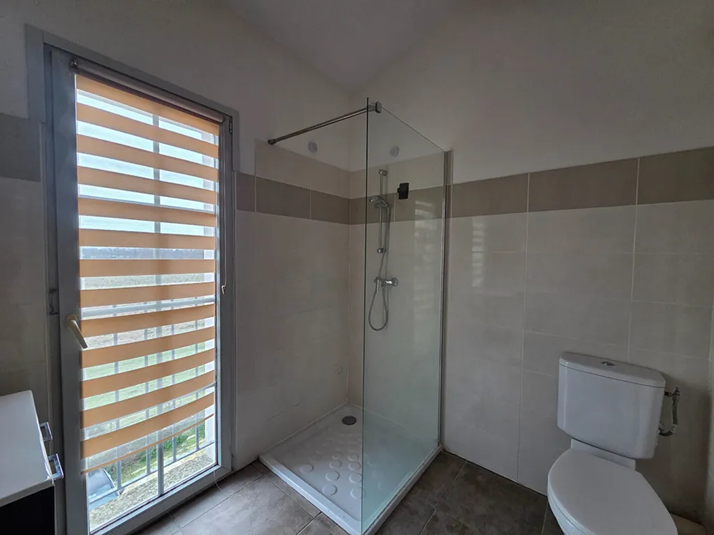 Salles de bain - Studio Évolutif avec Ascenseur au Le Pontet