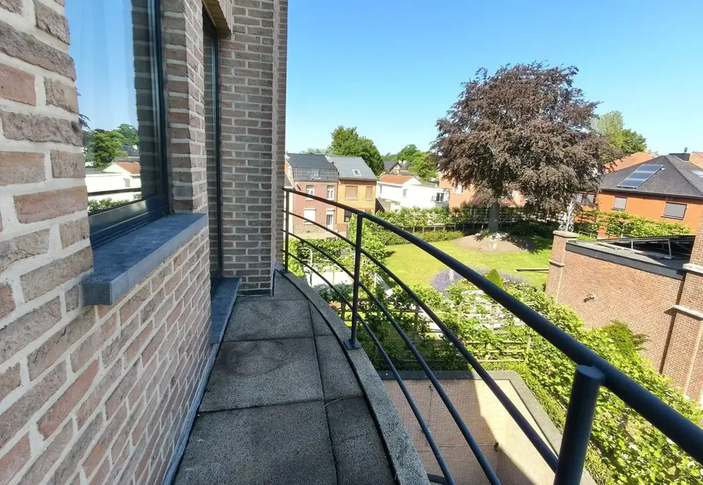 Rõdu - Apartment with Garage on Corner in City Centre
