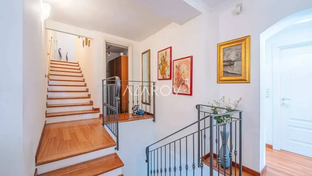Pièces - Villa with Sea View in Sanremo