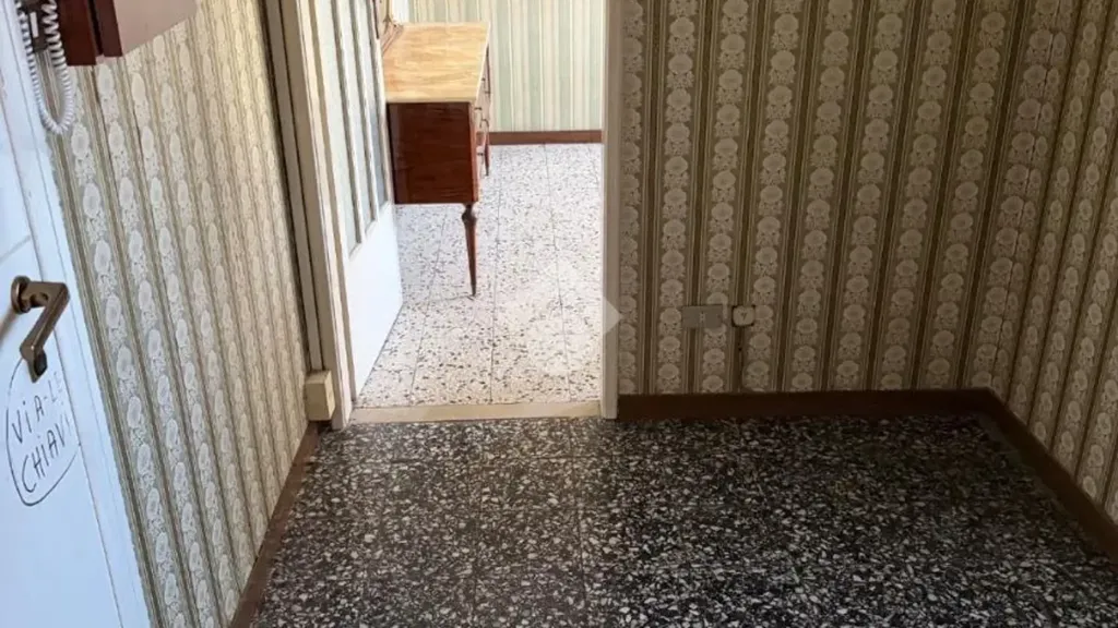Entrée - Bright Bilocale with Balcony in Bologna