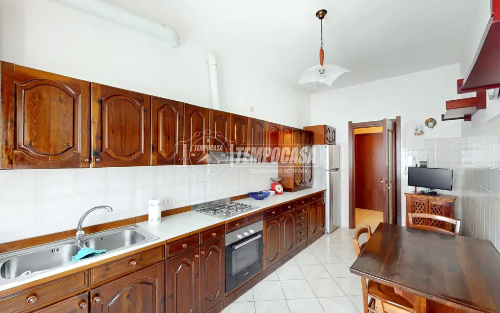 Kitchen - Four-Room Apartment with Balcony in Paullo