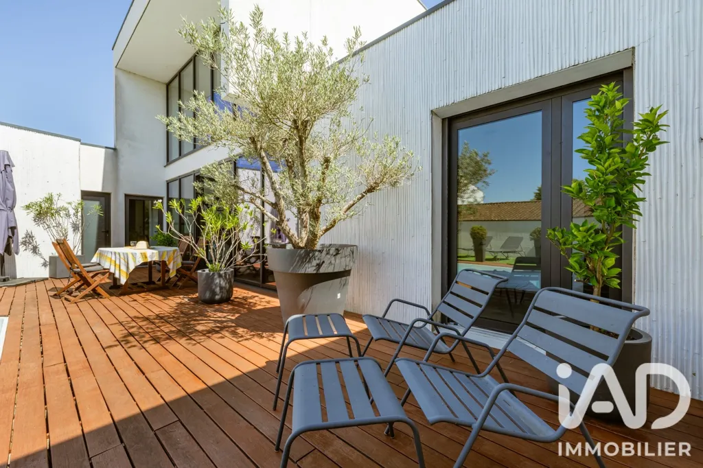 Terrasse - Maison d'Architecte avec Piscine à Puilboreau