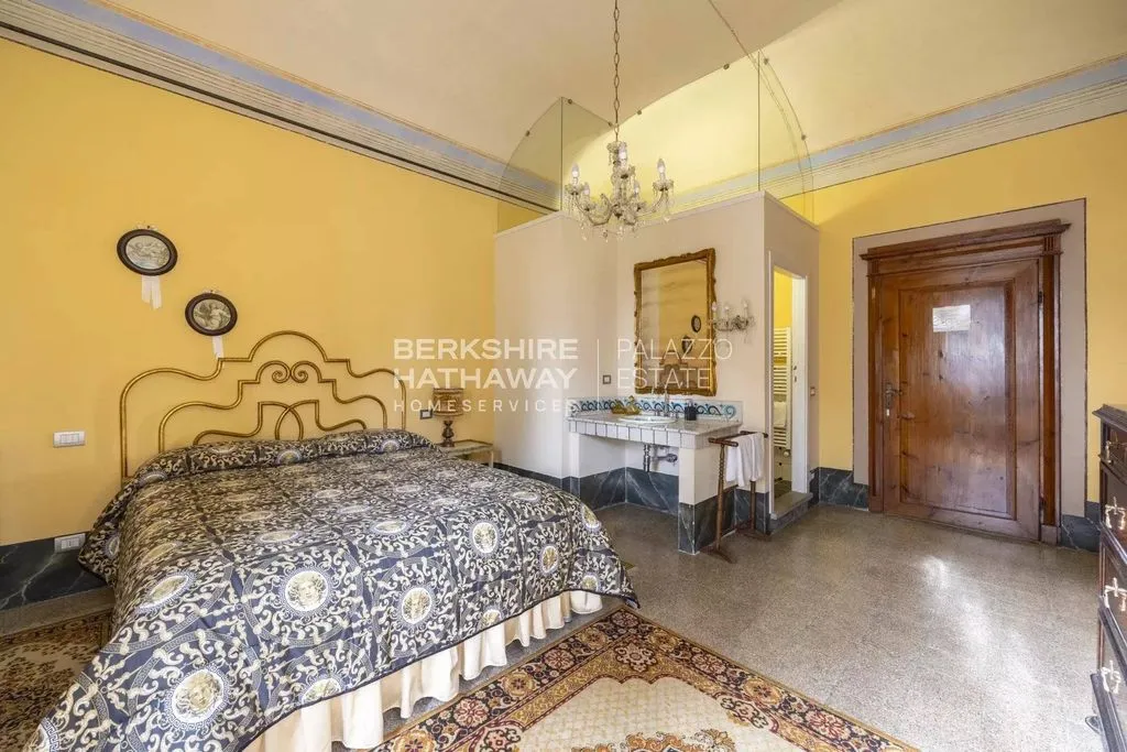 18th Century Villa with Pools in Palaia