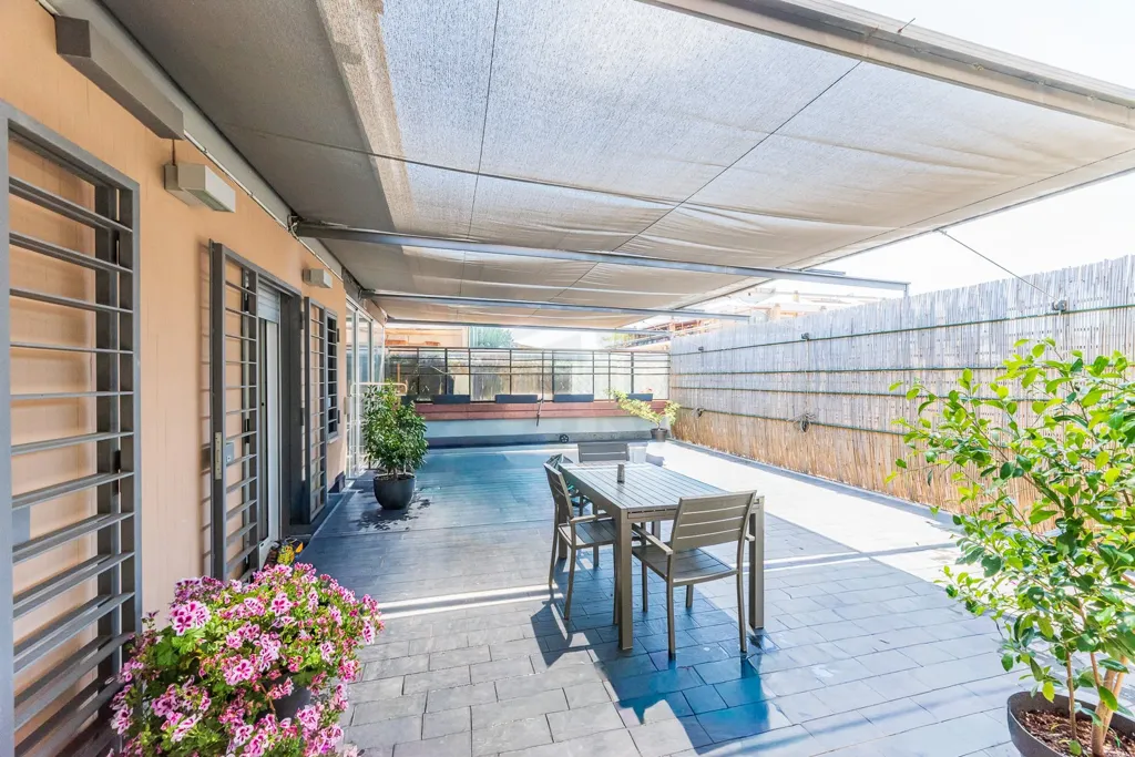 Terrass - Penthouse with Panoramic Terrace in Vigna Clara, Rome