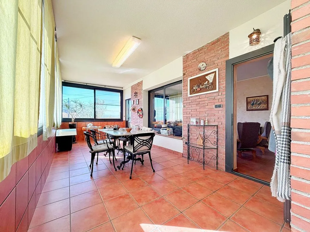 Söögituba - Chalet with Pool and Terrace in Canyelles