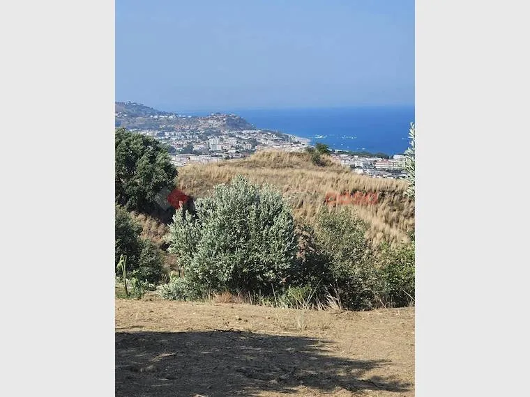 Aed - Buildable Land with Panoramic View in Montepaone
