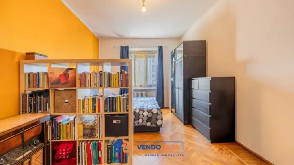 Chambres - Bright Apartment with Balcony in Turin