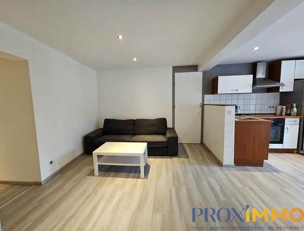Soggiorno - Meubled Flat with Balcony in Rue du Colombier