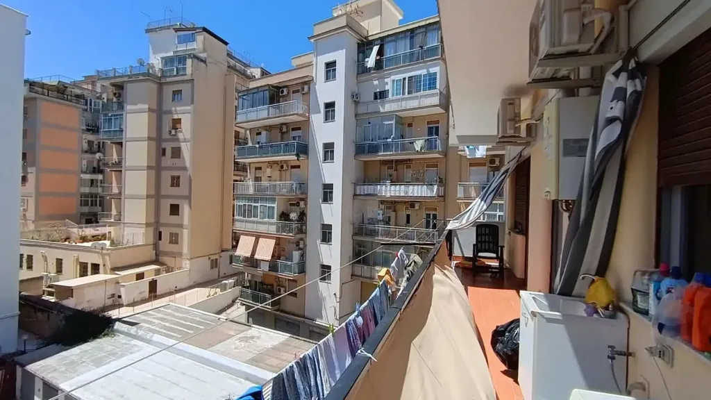 Balcone - Bright 3-Bedroom Apartment with Balcony in Palermo