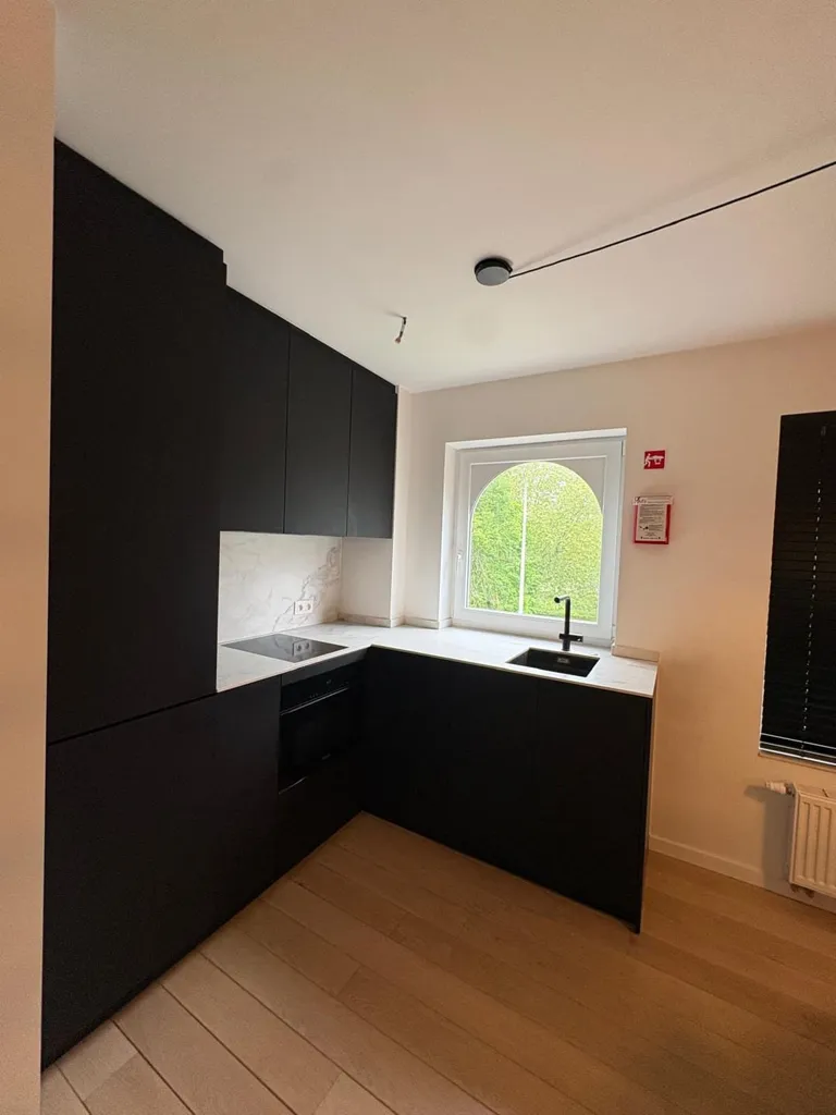 Cuisine - Studio Haut de Gamme avec Chambre Séparée à Proximité du Centre-Ville