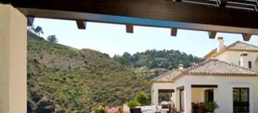 Terrass - South-Facing Villa with Infinity Pool in Marbella