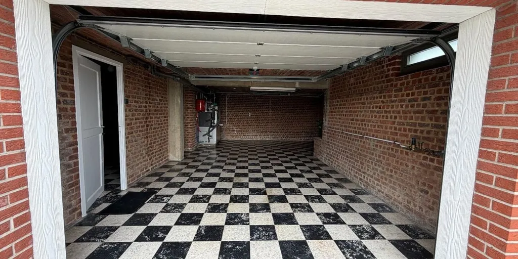 Garage - Villa with Meadow View in Kester